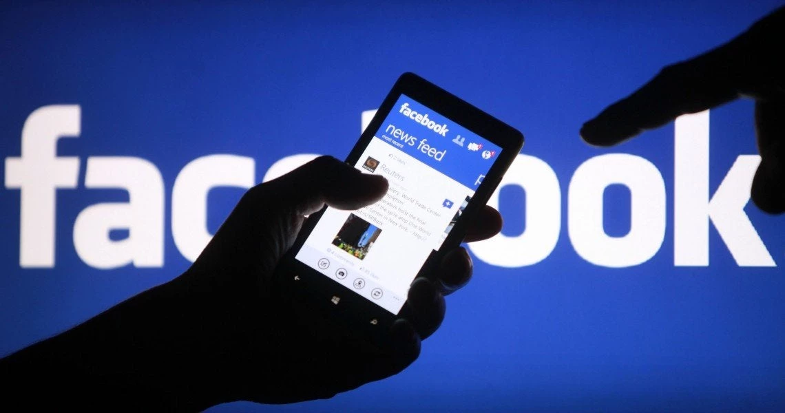 Νέο σκάνδαλο για το Facebook: Τι παραδέχτηκε πως κάνει με τους αριθμούς τηλεφώνου που ζητά για «λόγους ασφαλείας»